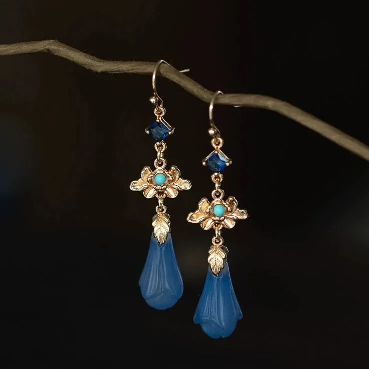 Dangle Earrings: Riveria