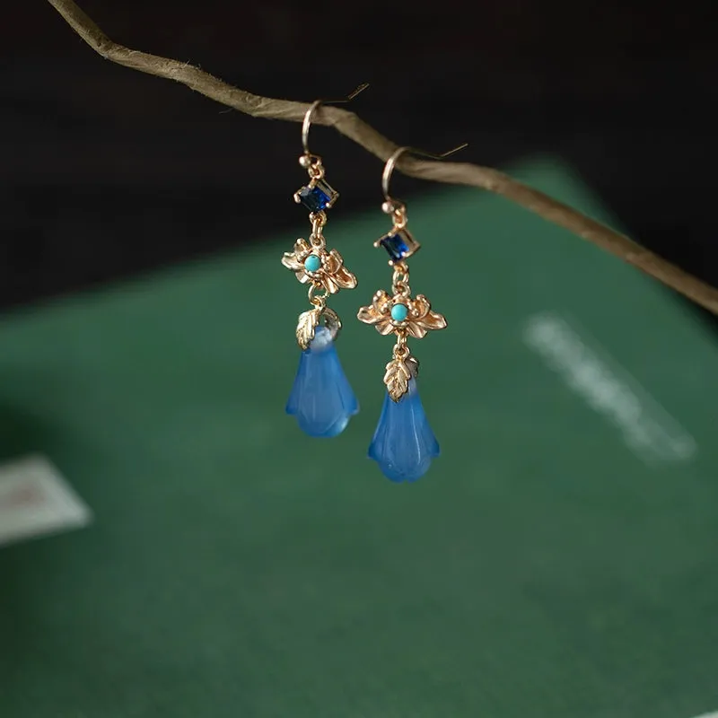 Dangle Earrings: Riveria