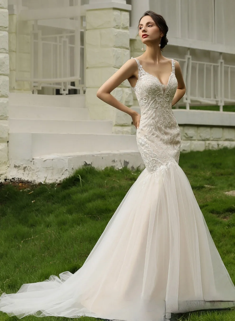 Elegant Beaded Lace Trumpet Tulle Bridal Gown