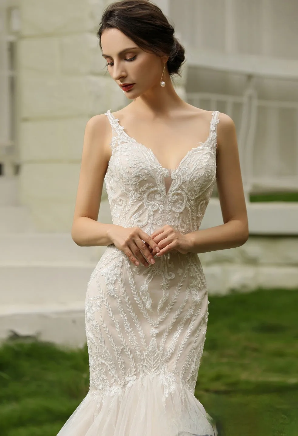 Elegant Beaded Lace Trumpet Tulle Bridal Gown