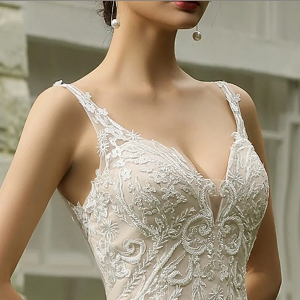 Elegant Beaded Lace Trumpet Tulle Bridal Gown