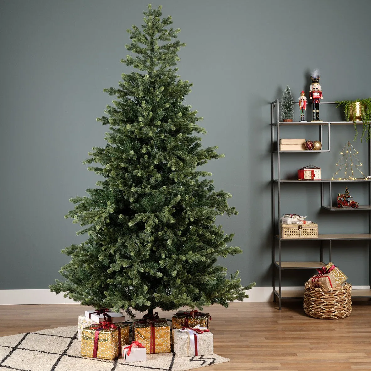 Everlands 2.4m (8ft) Geneva Fir Artificial Christmas Tree