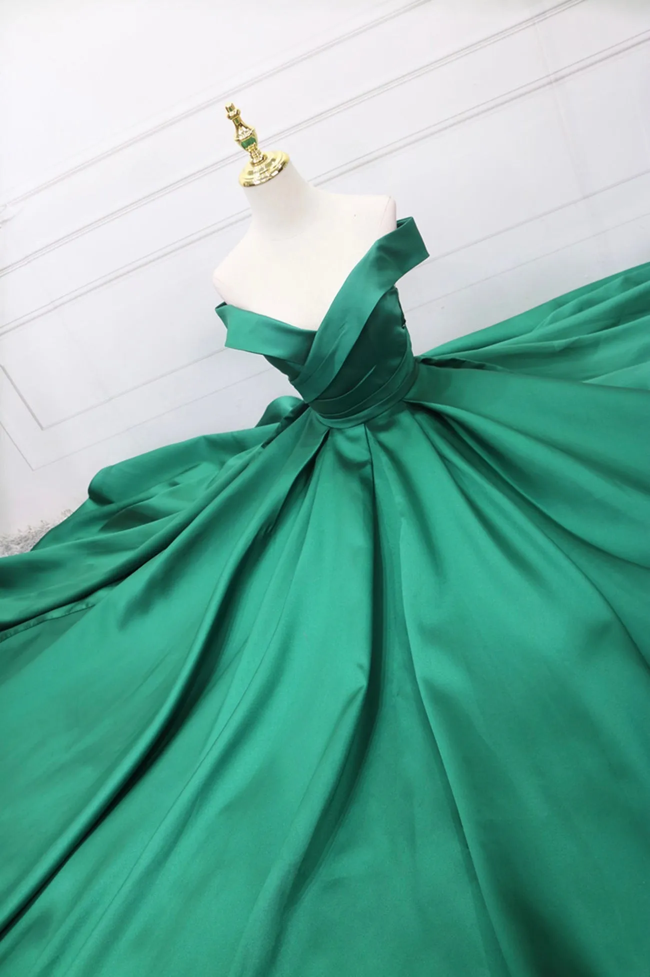 Green Satin Long Prom Dress Off the Shoulder Evening Party Dress