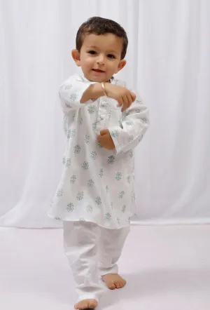 Set of 2: Green Hand Block Printed Cotton Kurta and White Pajama Set